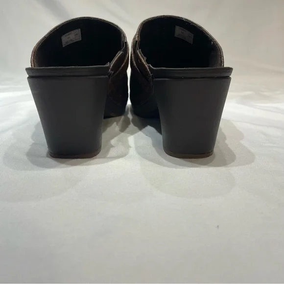 Crocs Brown Embossed Leather-Look Heeled Mules Slide On Women’s Size 10 Shoes - Picture 7 of 16